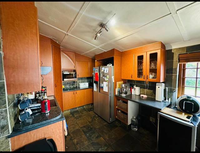 3 BEDROOM HOUSE FOR SALE IN WYCHWOOD